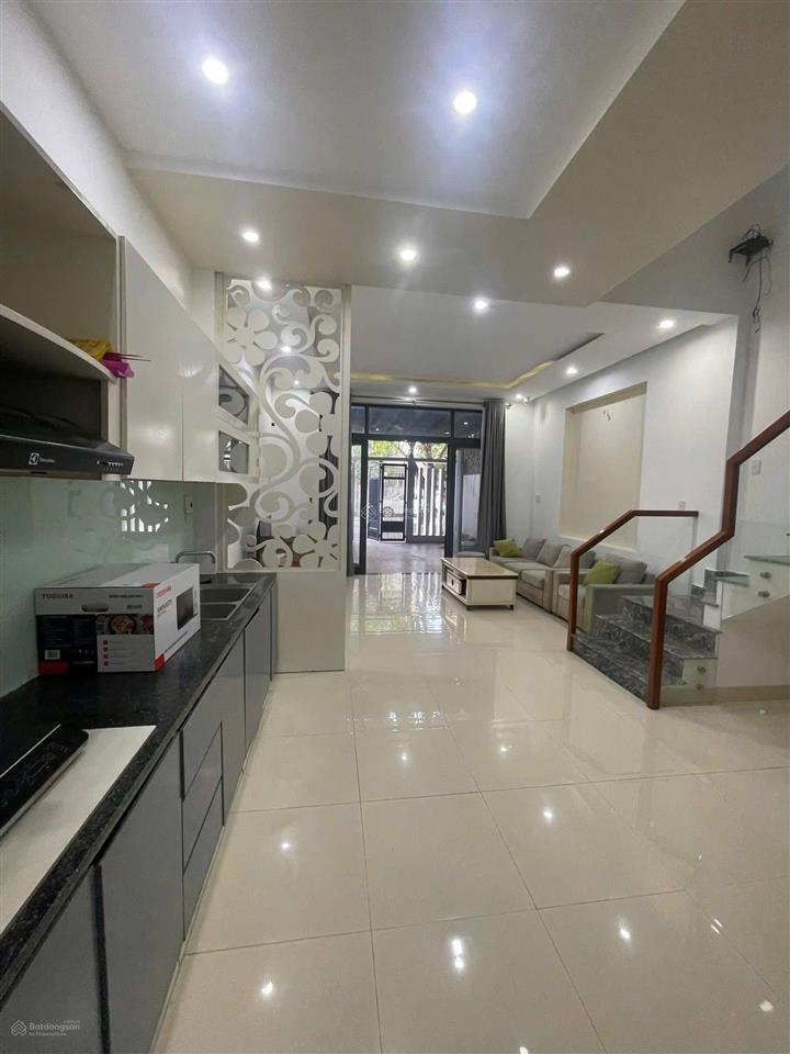 Cho thuê nhà 3 tầng đẹp đường dương tử giang  khu nam việt á  3 pn khép kín