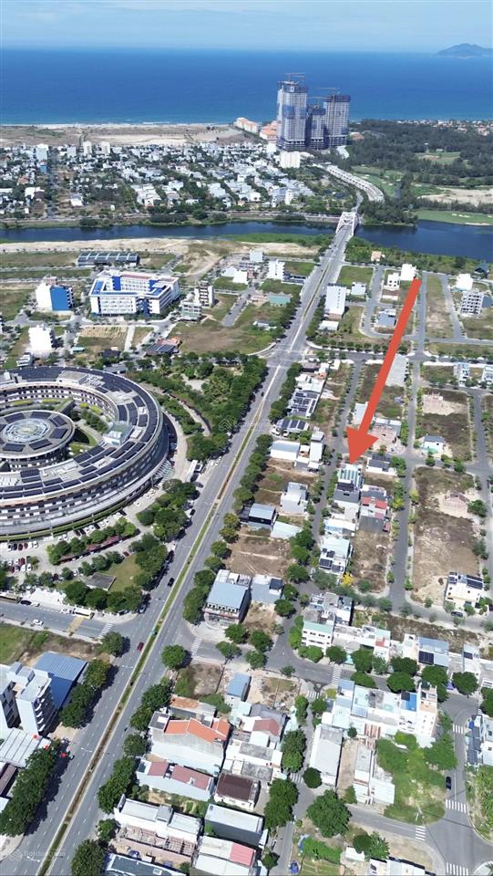 Cần bán gấp, 90m2 đối diện cổng fpt complex.