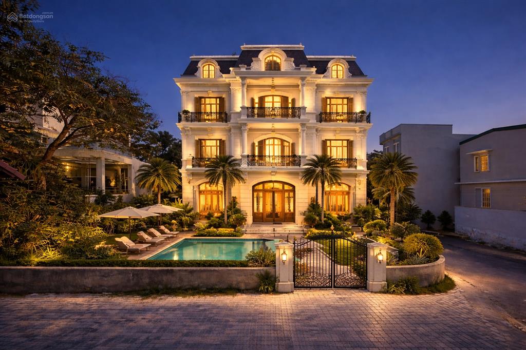 Bán gần 300 m2 đất phó đức chính 3 mặt tiền. giá chỉ 117tr/m2. rẻ như đường 5.5m