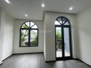 Hàng hiếm nhà sơn trà dưới 13 tỷ. nhà 3 tầng  võ như hưng. ngay đối diện trường đại học kinh tế