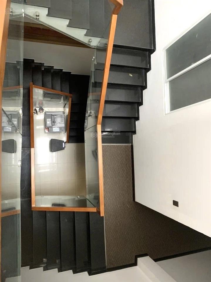 Cho thuê nhà mặt tiền nguyễn hữu thọ, 125m2, 4 tầng. giá chỉ 25tr/tháng