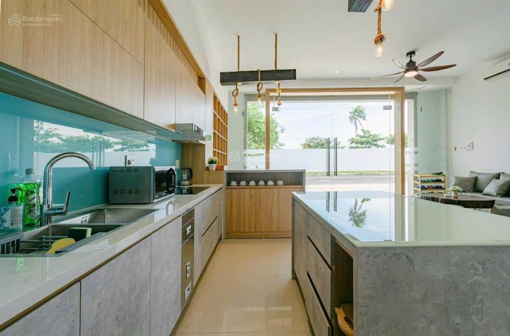 Hiếm! bán nhà 3 tầng  2 mặt tiền  vip mặt tiền võ nguyên giáp, 140 m2 ngang 7m  khu phố tây