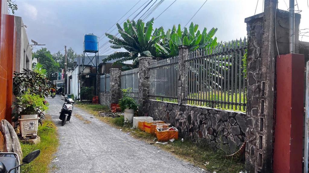 Cần bán gấp lô đất ngang 20 dài 43 mét có 400m2 thổ cư trung tâm tp. thủ dầu một