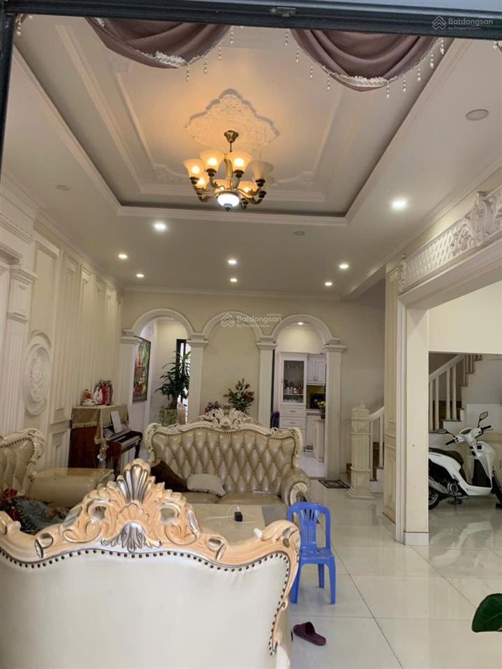 Chuyên chỗ ở mình cần bán gấp nhà chính chủ còn mới, nhà trệt hai lầu, đối diện công viên, trường