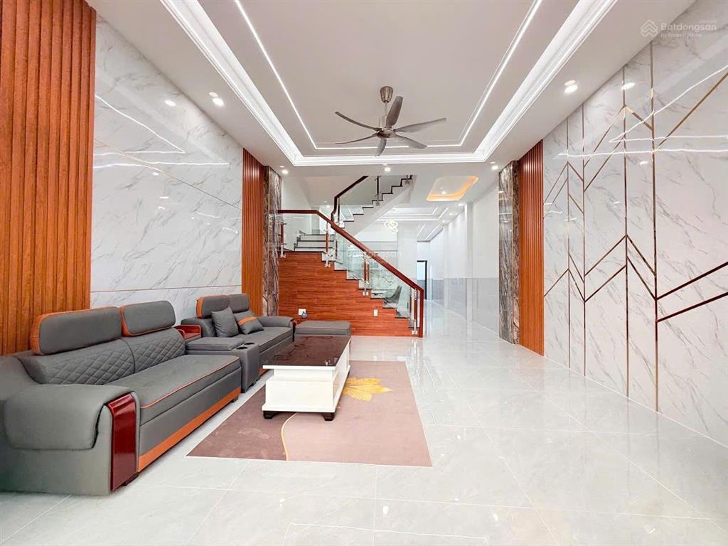 Nhà ngay tt dĩ an, bình dương cũ hcm 130m2, nhà hoàn công mới 100%
