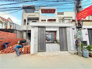 Nhà ngay tt dĩ an, bình dương cũ hcm 130m2, nhà hoàn công mới 100%
