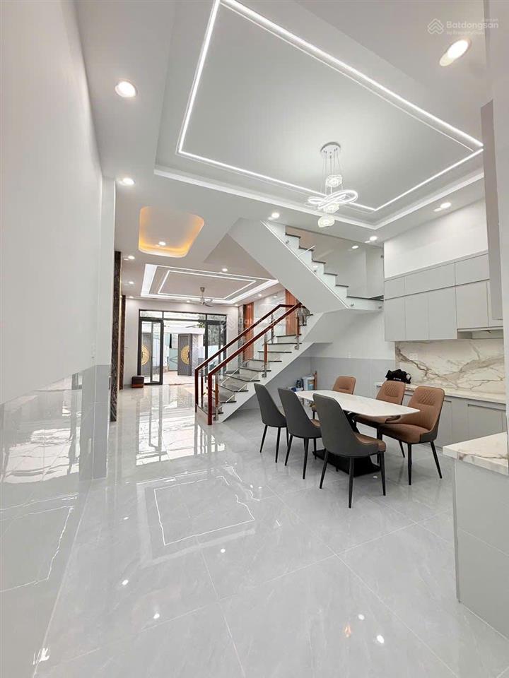 Nhà ngay tt dĩ an, bình dương cũ hcm 130m2, nhà hoàn công mới 100%