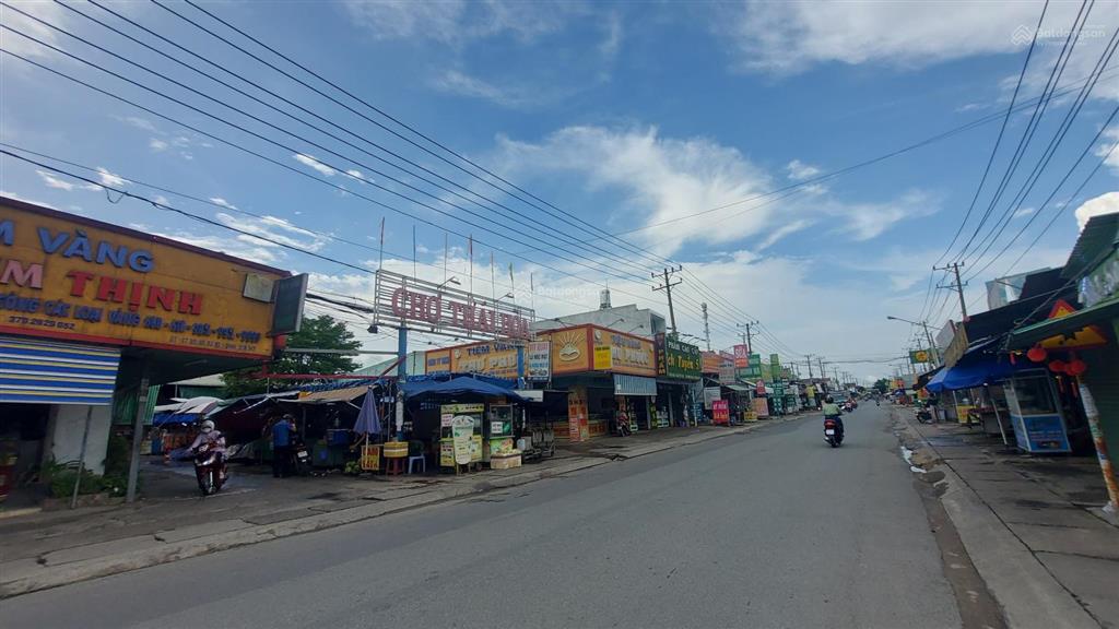 Mặt tiền kinh doanh buôn bán, ngay chợ thái hòa. 220m2