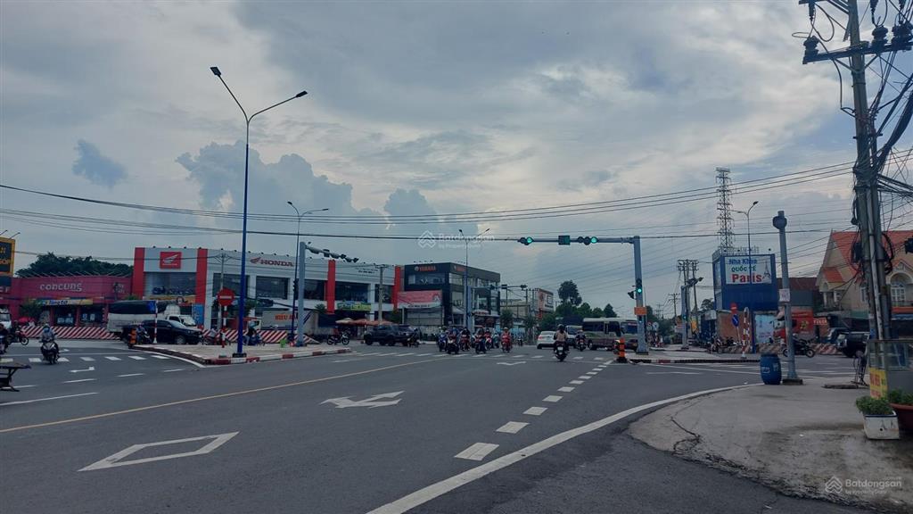 Mặt tiền kinh doanh buôn bán, ngay chợ thái hòa. 220m2