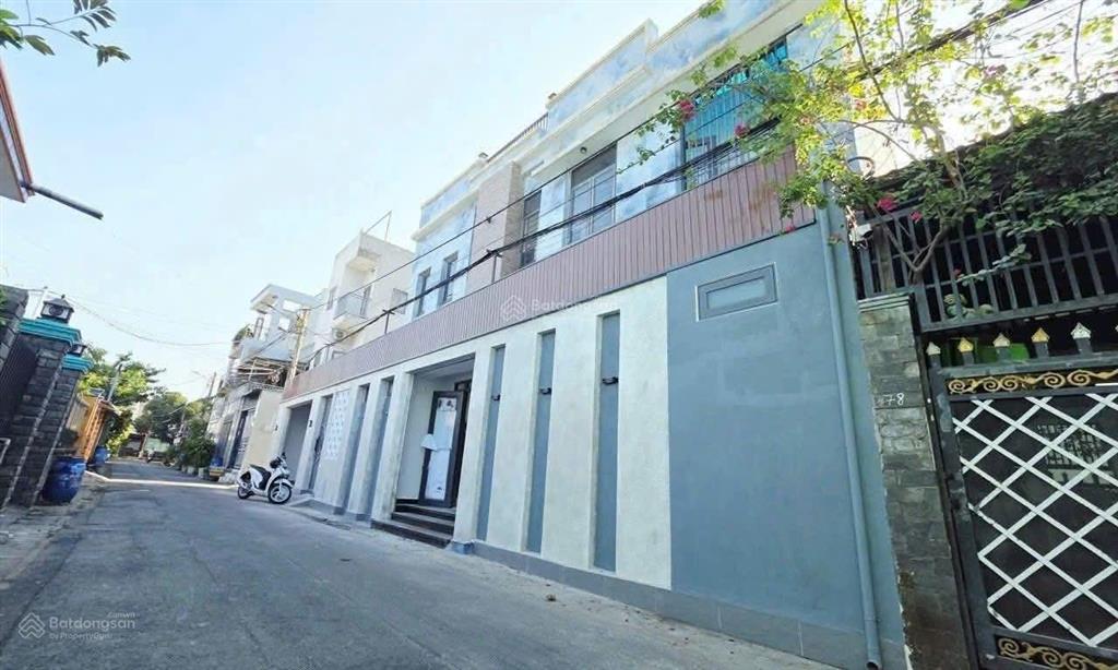 Bán nhà diện tích khủng sát trung tâm hành chính dĩ an