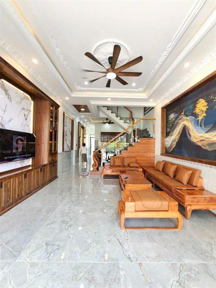 Bán nhà phố đông hòa dĩ an sát thủ đức