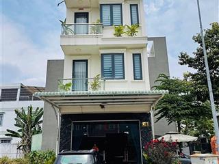 Bán nhà phố dĩ an gần làng đại học quốc gia