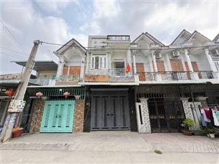 Bán rẻ nhà dĩ an gần làng đại học