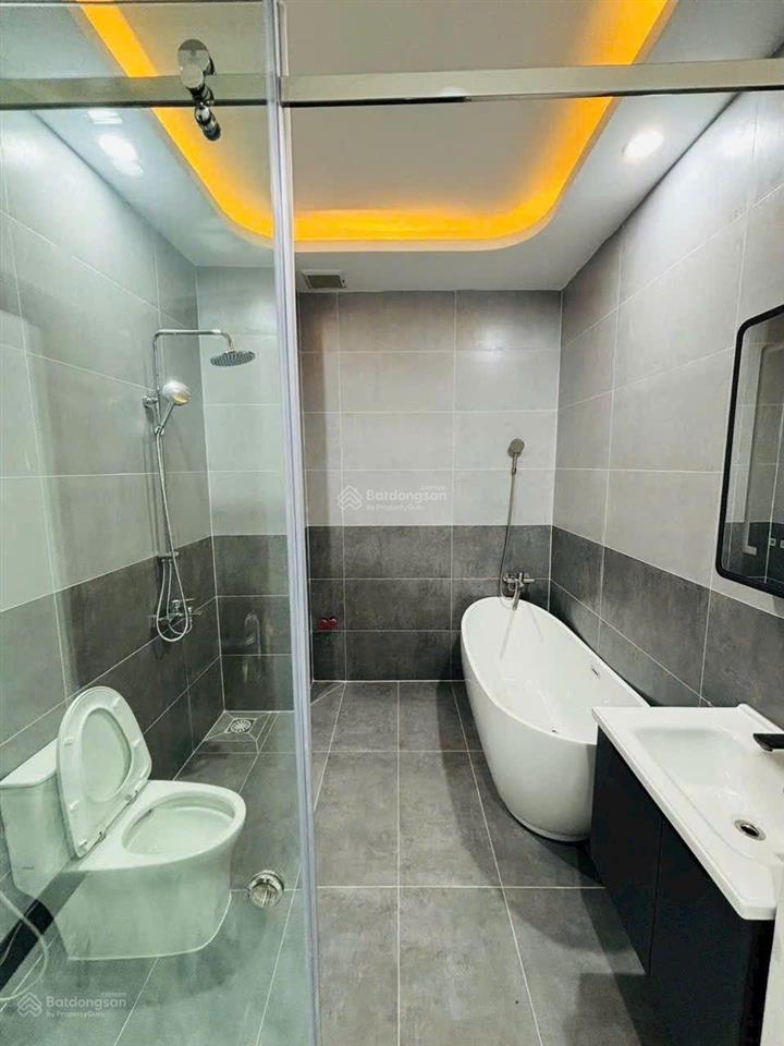 Bán nhà phố hoàn công dĩ an gần làng đại học quốc gia