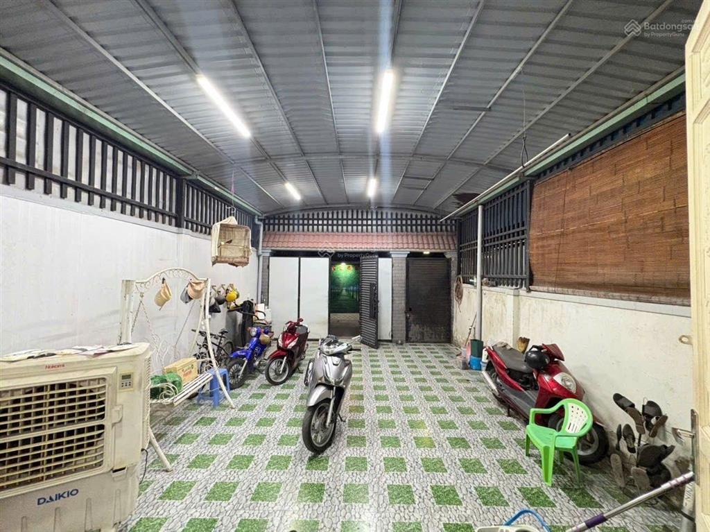 Quá rẻ nhà đông hòa dĩ an gần bigc go dt hơn 200m2