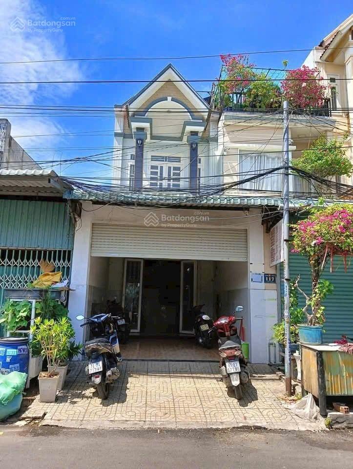 Bán nhà phố mặt tiền kinh doanh gần vincom dĩ an