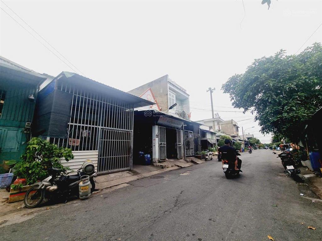 Quá rẻ bán dãy trọ đông an 300m2 tân đông hiệp dĩ an