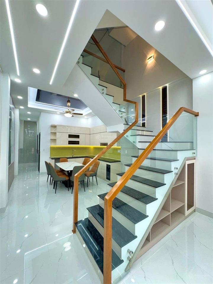 Bán nhà phố đông hòa dĩ an gần thủ đức