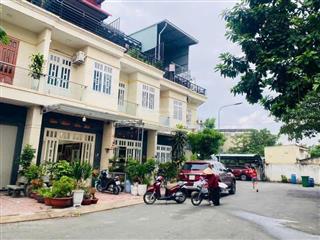 Bán nhà phố bảo vệ 24/24 đông hòa dĩ an