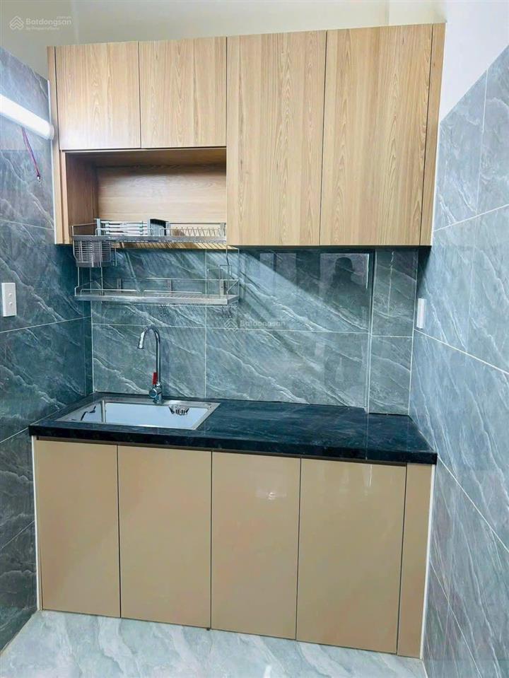 Bán tòa nhà căn hộ dịch vụ đông hòa dĩ an sát làng đại học