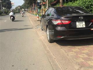 Cách đường huỳnh văn luỹ 20m 1/sẹc thủ dầu một, bình dương, tổng 200m2 giá 3 tỷ 300.  0869 899 ***