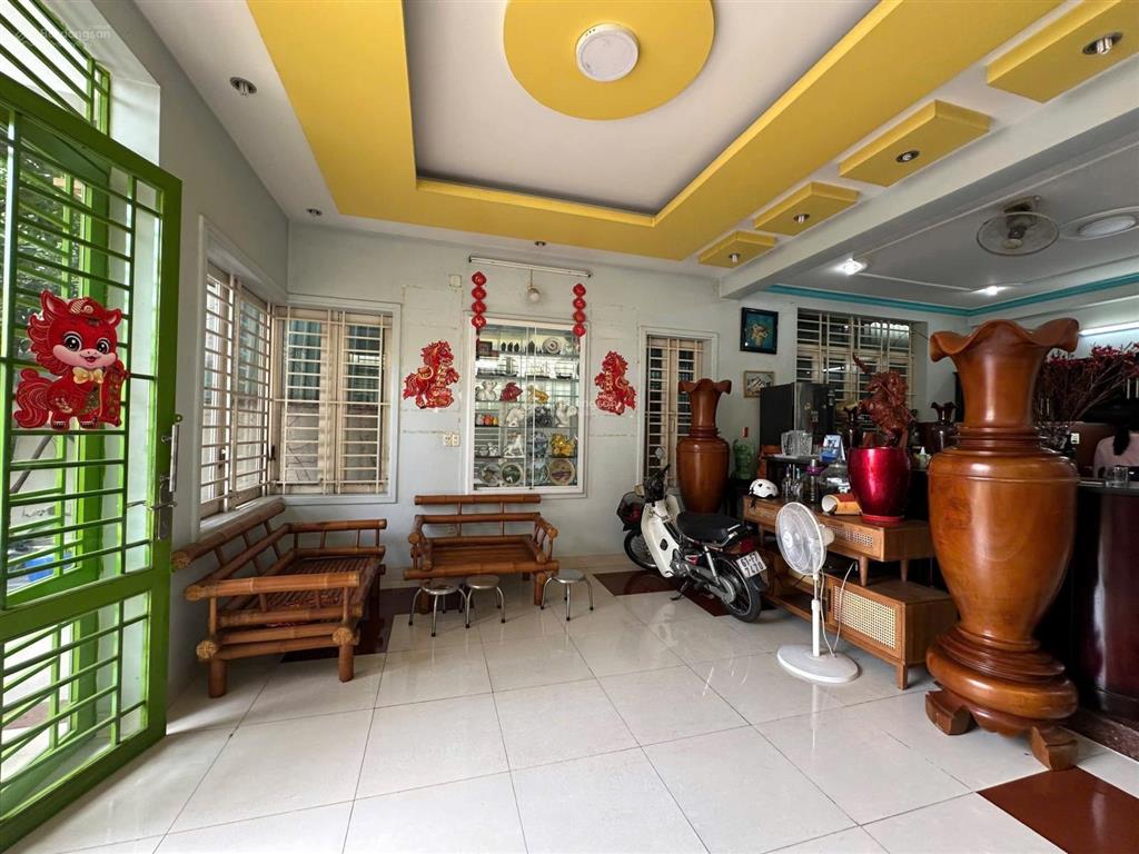 Nhà mặt tiền huỳnh văn lũy, vị trí trung tâm, giá rẻ. 0933 292 ***