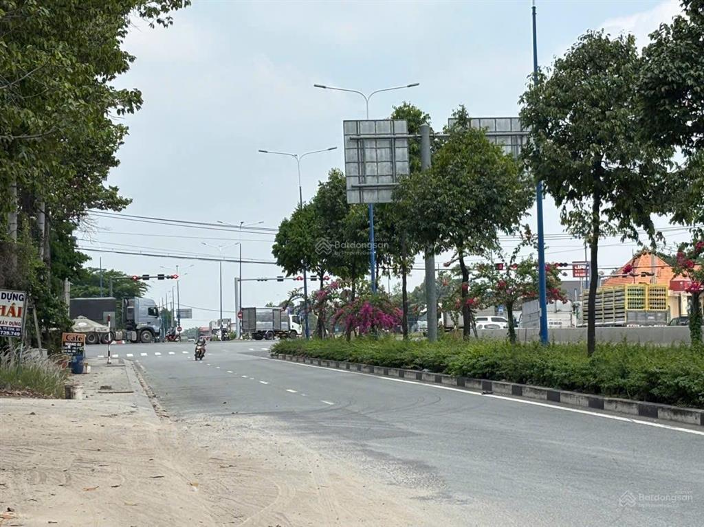 Mặt tiền mỹ phước tân vạn gần dt741, vị trí rất tốt kinh doanh. giá rẻ, 0933 292 ***