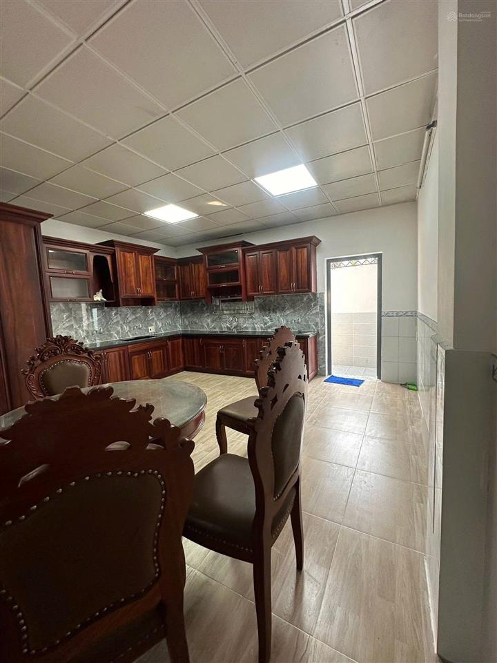 Nhà ở phú thọ ngay trung tâm thủ dầu một, giá cực rẻ. 0933 292 ***