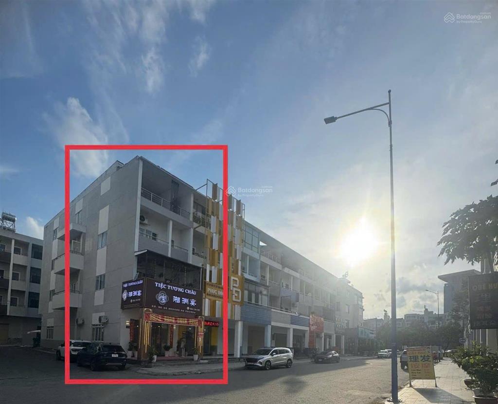 Bán nhà ngay thành phố mới bình dương, khu thương mại richtown, đang có thu nhập. 0933 292 ***