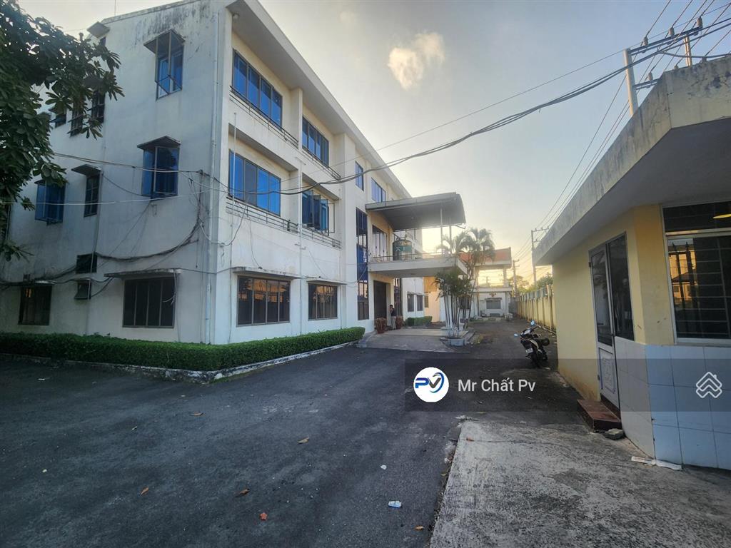 Cho thuê xưởng kcn sóng thần 1 gần cầu vượt sóng thần giá thuê 1.4 tỷ / tháng/ 2ha