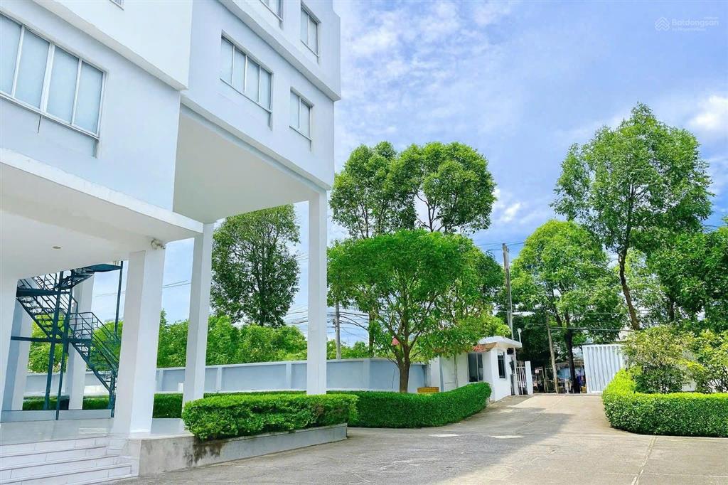 Cho thuê căn hộ 56m² chỉ với 5tr7/tháng có bãi đậu xe ô tô, không gian rộng rãi, có hồ bơi