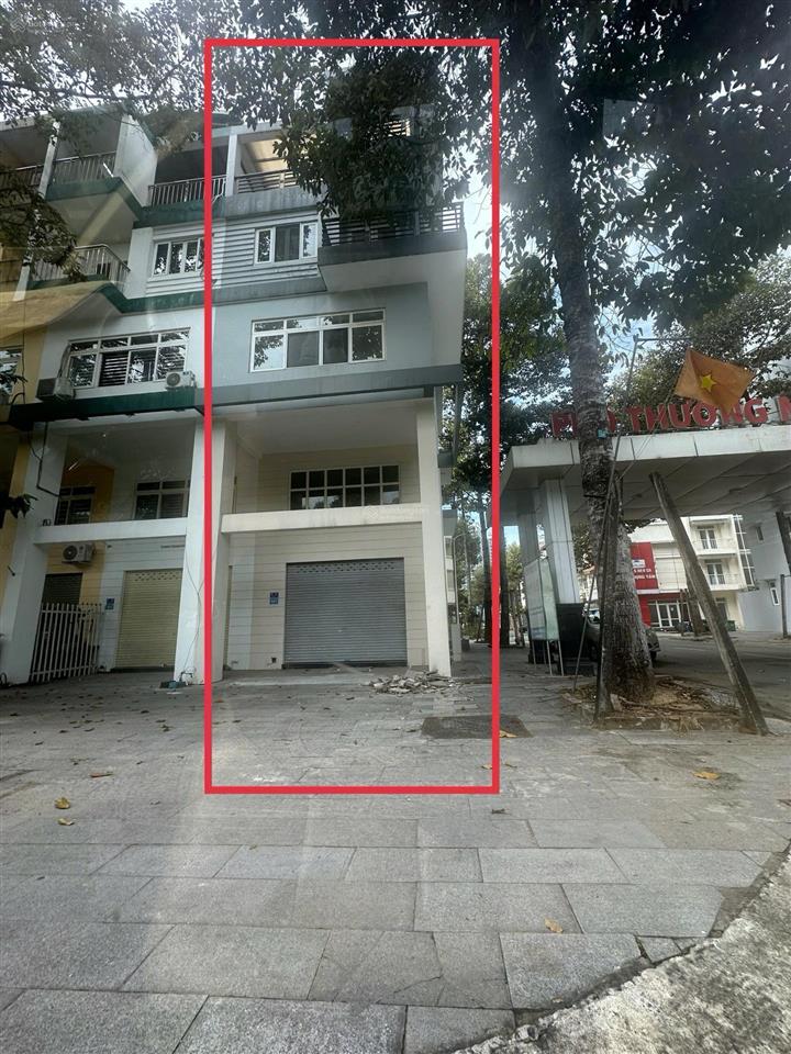 Bán nhà khu uni town 1 trệt 5 lầu 3 mặt tiền đường lê hoàn  trần quốc tuấn và đường nhựa chỉ 13ty