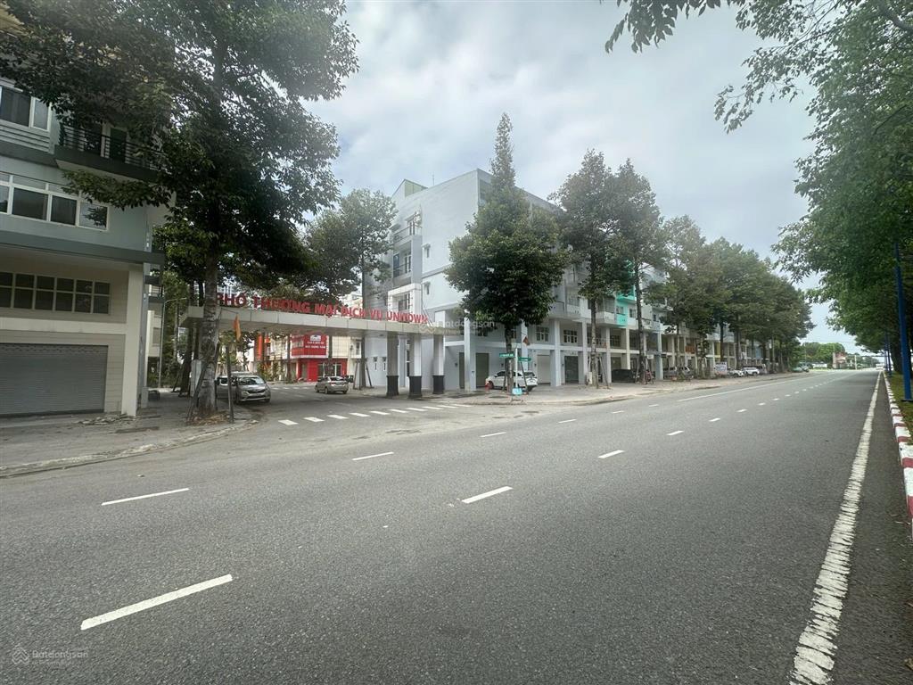 Bán nhà khu uni town 1 trệt 5 lầu 3 mặt tiền đường lê hoàn  trần quốc tuấn và đường nhựa chỉ 13ty