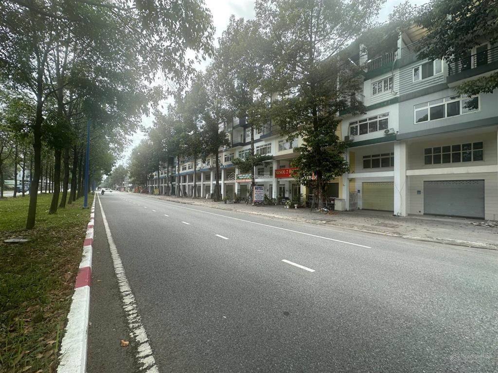 Bán nhà khu uni town 1 trệt 5 lầu 3 mặt tiền đường lê hoàn  trần quốc tuấn và đường nhựa chỉ 13ty
