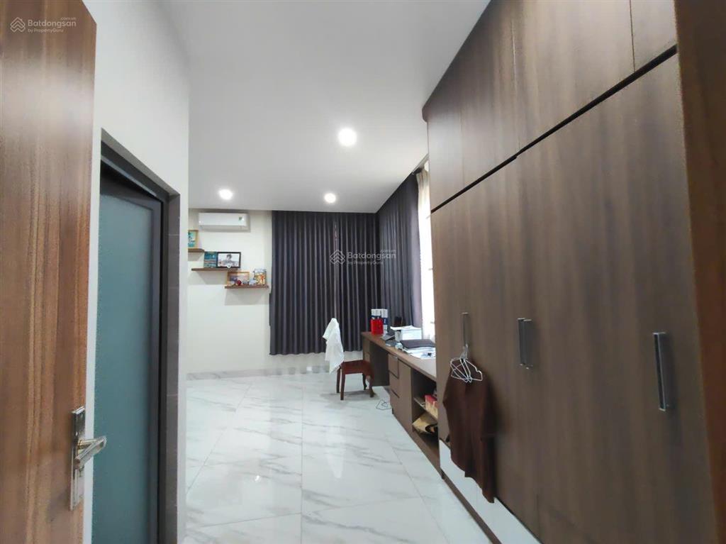 Cho thuê np 6pn, 3wc tại khu phố thương mại unitown, 42 triệu, 100m2