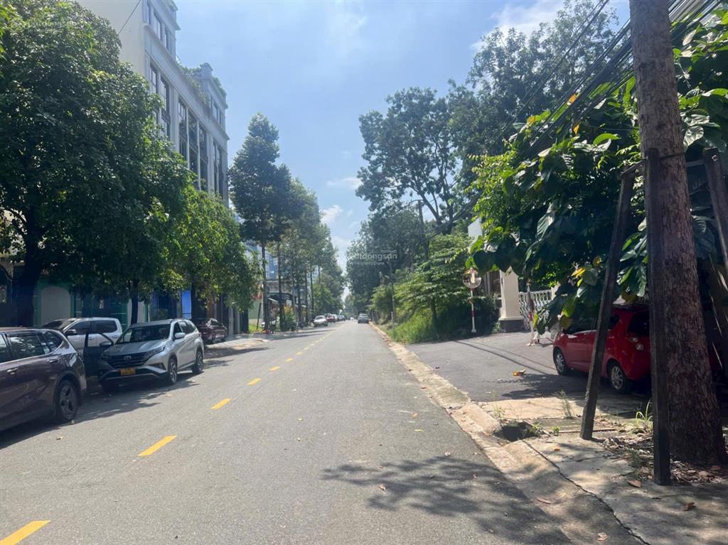 Bán nhà riêng 300m2 tại chánh nghĩa, thủ dầu một, 18,5 tỷ, view đẹp!