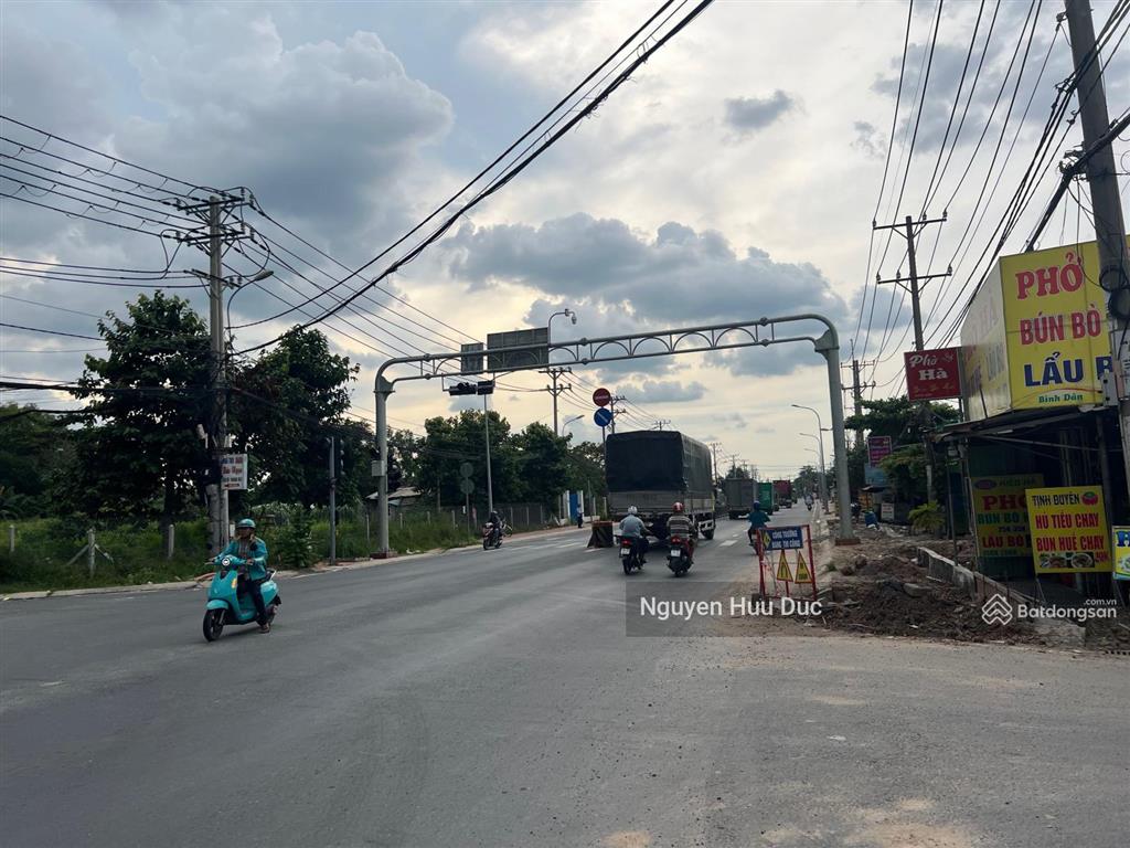 Bán đất góc ngã tư tỉnh lộ 8 và huỳnh minh mương. xã hoà phú h củ chi tphcm (2.100m2) 1.300m2 thổ