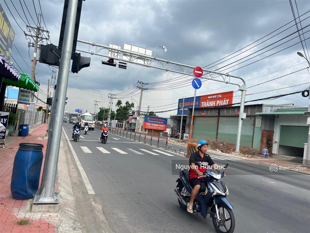 Bán đất góc ngã tư tỉnh lộ 8 và huỳnh minh mương. xã hoà phú h củ chi tphcm (2.100m2) 1.300m2 thổ
