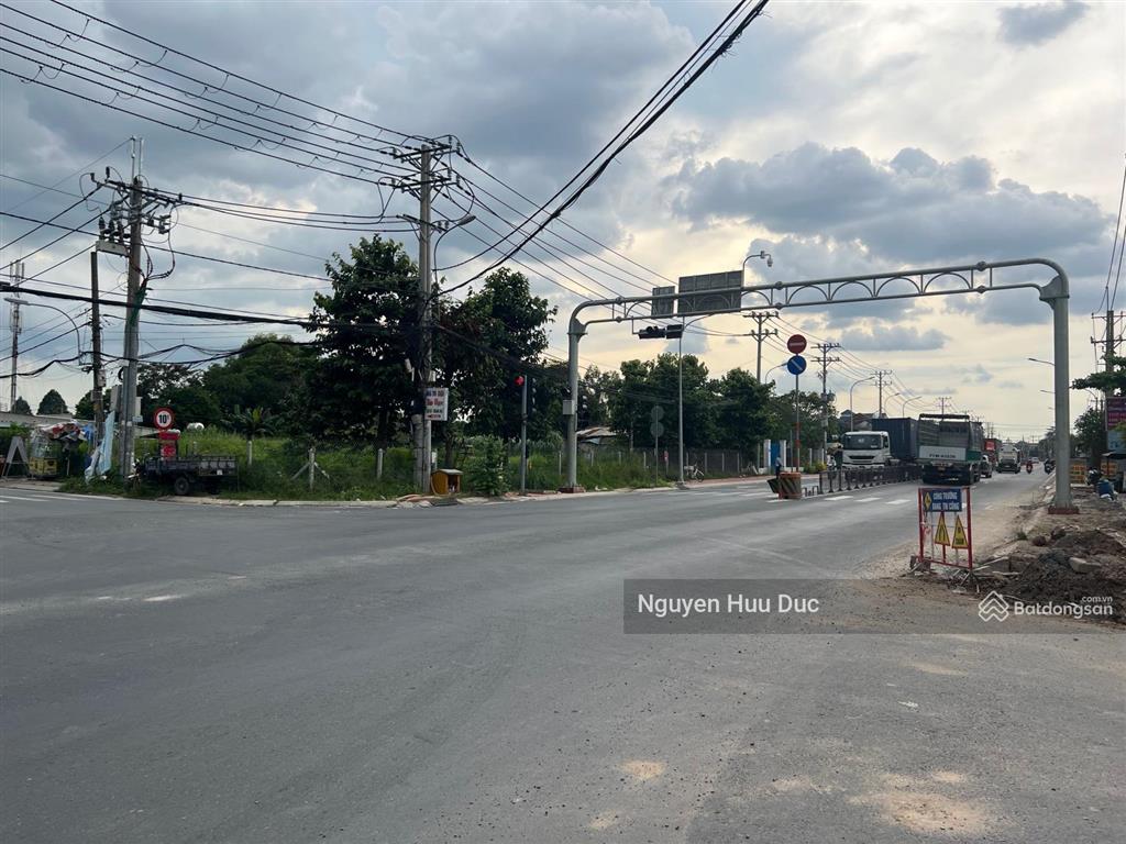 Bán đất góc ngã tư tỉnh lộ 8 và huỳnh minh mương. xã hoà phú h củ chi tphcm (2.100m2) 1.300m2 thổ