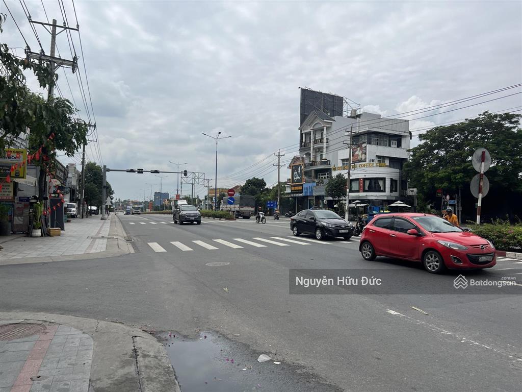 Bán đất 5.500m2 (2.100m2 thổ cư) mặt tiền quốc lộ 13. phường phú hoà tp thủ dầu một, bình dương