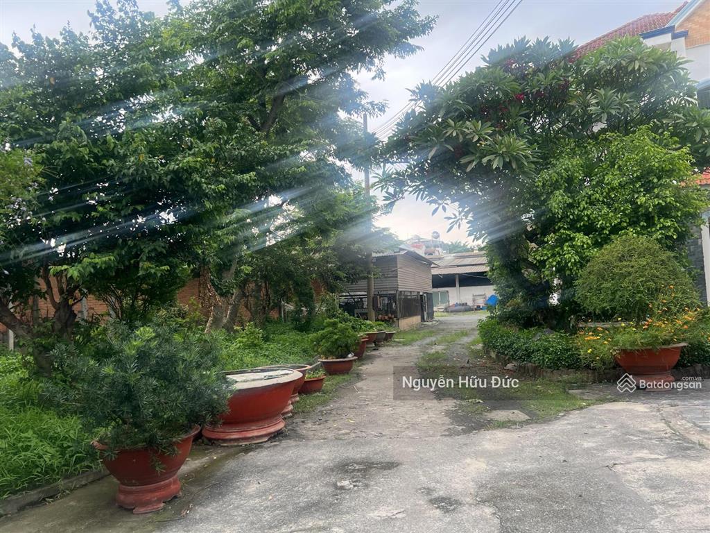 Bán đất 5.500m2 (2.100m2 thổ cư) mặt tiền quốc lộ 13. phường phú hoà tp thủ dầu một, bình dương