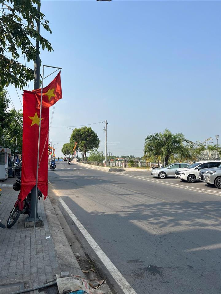 Bán nhà mặt tiền nguyễn tri phường 4,5 x 19 ( 100 thổ ) phường chánh nghĩa , tp , tdm , bình dương