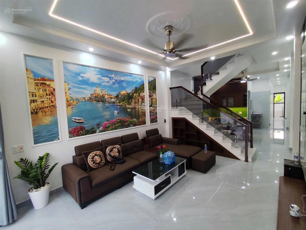 Cần bán căn nhà 106m full thổ cư giá 2ty190tr