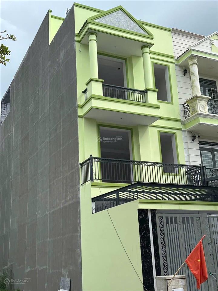 Bán nhà mới 1 trệt 3 lầu kdc phúc đạt thủ dầu một vị trí vip sát chung cư phúc đạt