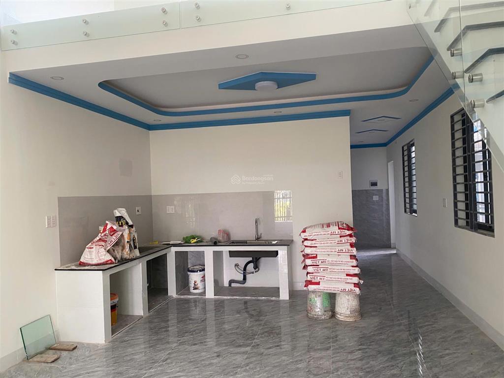 Nhà 1 trệt lửng mới xây mặt tiền nhựa sau 46 căn đại đăng, (142,5m2  4tỷ2 tl)