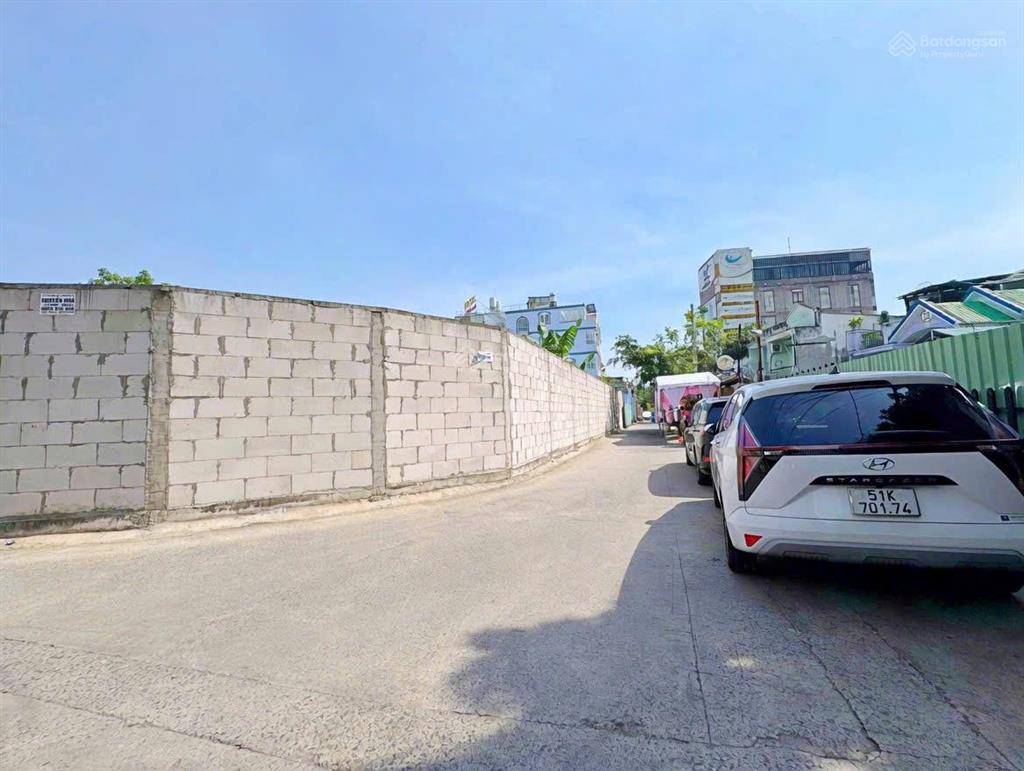 Có 1 0 2! góc 2 mt sát phạm văn đồng  87 m² 8.4 tỷ  xây 5 tầng  đường ô tô cạnh st moritz