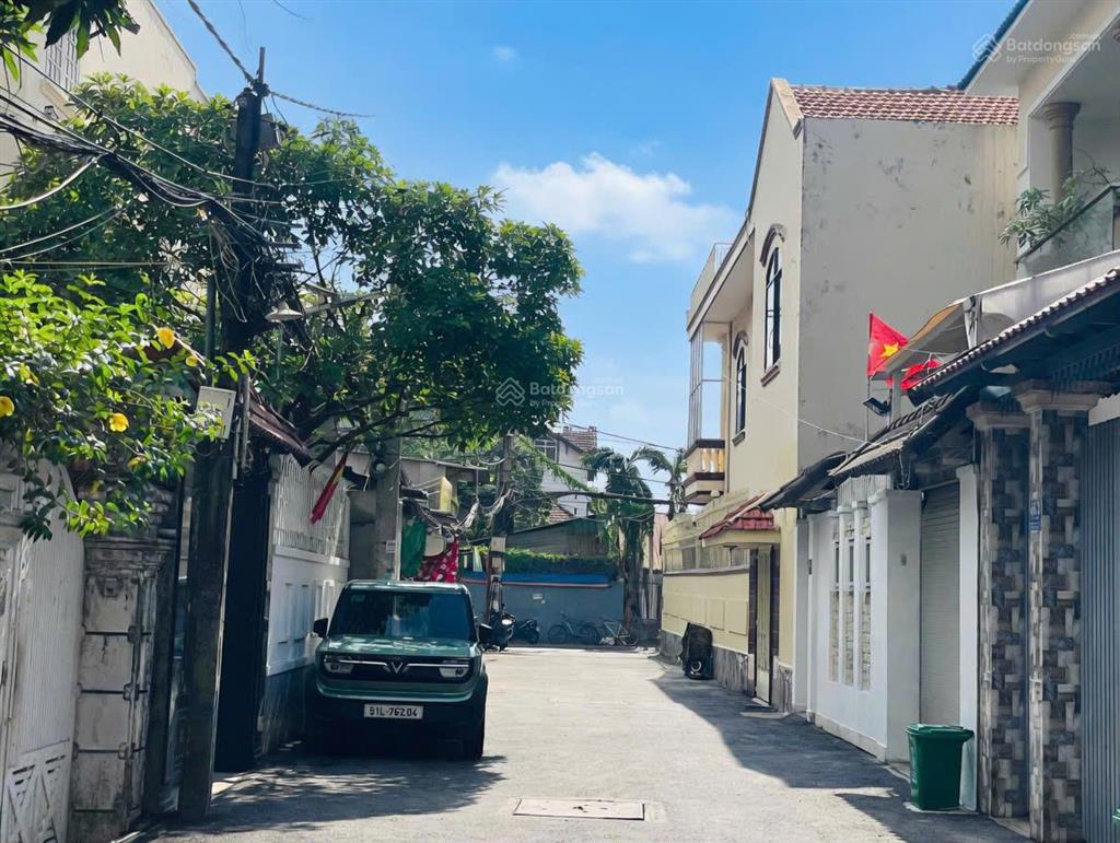 Hiếm! nhà 90m2, 10.8 tỷ  cạnh giga mall  khu bên sông hbc  bán đất tặng nhà