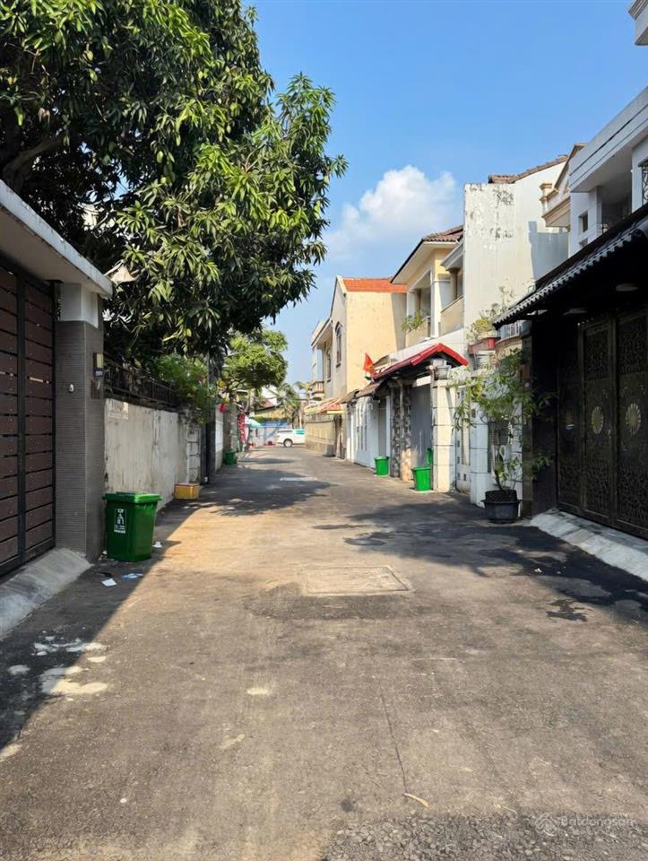 Hiếm! nhà 90m2, 10.8 tỷ  cạnh giga mall  khu bên sông hbc  bán đất tặng nhà