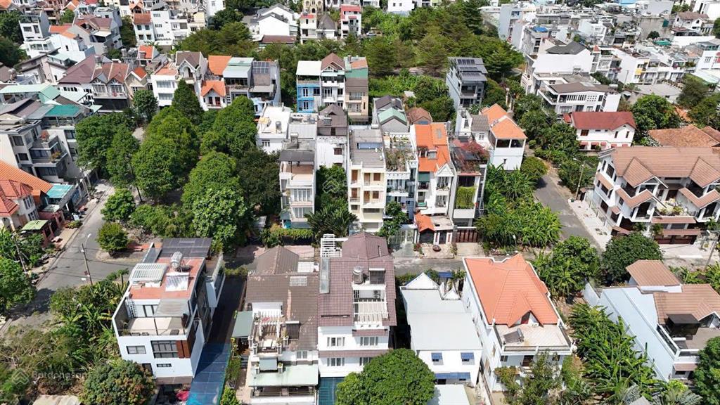 Siêu hiếm! đất đối diện sông sg 50m  ngay giga mall  dt 127.8m2 chỉ 13.5 tỷ
