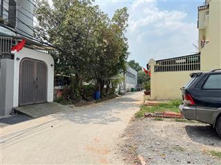 Cần bán dt 60.8m ( 4.5mx13.5)  sổ hồng riêng  sát quốc lộ 13 , dân cư đông, xây dựng tự do